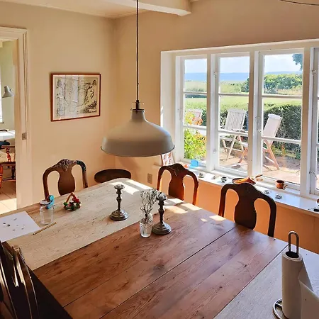 Casa de Férias Spacious Gem With A View Over Praesto Fjord